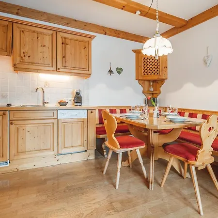 Almkönig Apartment *